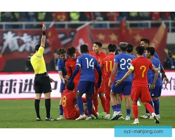 李源一在国足比赛中染红被罚下 赛后引发广泛讨论与争议 李源一在国足比赛中染红被罚下 赛后引发广泛讨论与争议